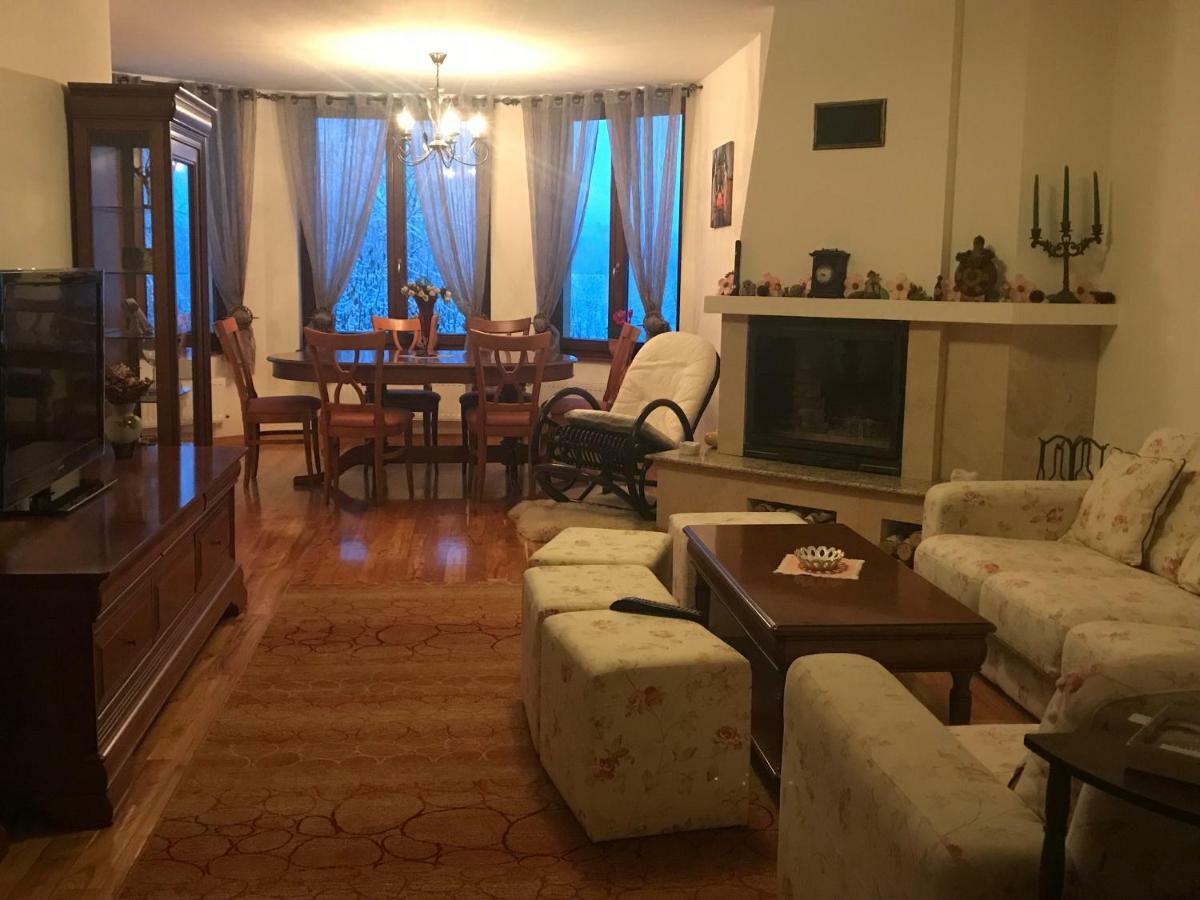 Trovanti Apartment Feleacu Exteriör bild